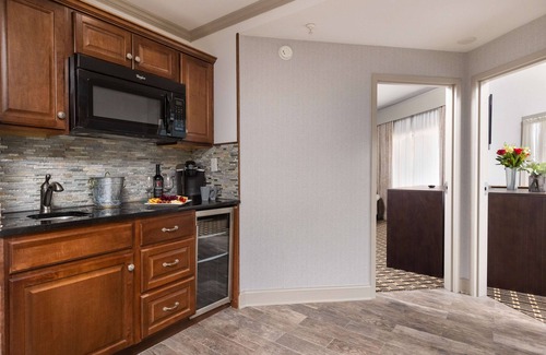 Downtown Baltimore Hotel | Inn at the Colonnade Baltimore - a DoubleTree by Hilton