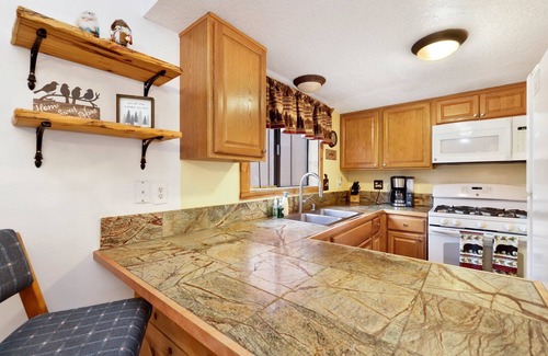 Eagle Mountain Estates Cabin | Inn Between Pines#1411