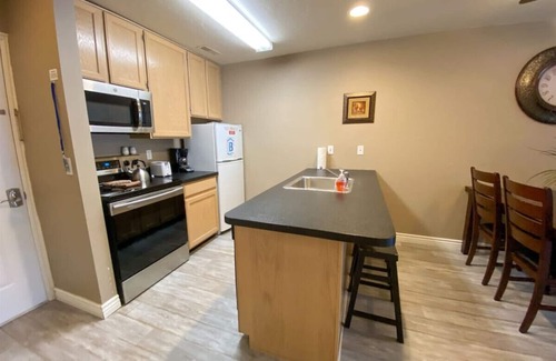 Harbor Village Condo | Inn Building Condo #110 (Pet friendly, free Wi-Fi)