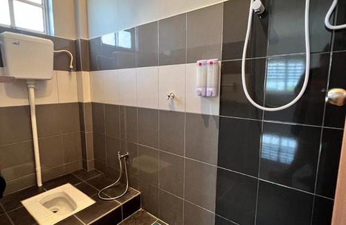 Teluk Intan Apartment | Inn Homestay 2nd Floor Jasmine and Lavender unit