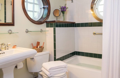 Brattleboro Bed & Breakfast | Inn on Putney Road