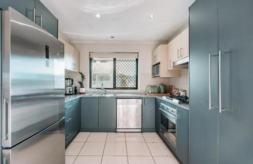 New Farm House | Inner City New Farm 3-Bed Townhouse with Yard