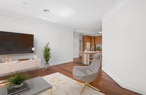 Turner Apartment | Inner North Elegance Premier Turner Living 2 Bed, 2 Bath Townhome