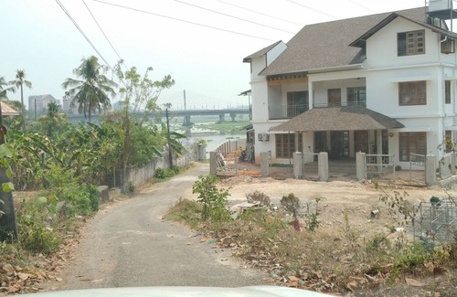 Kakkanad Villa | Inside the CITY but village atmosphere, calm and serene, opens to the river