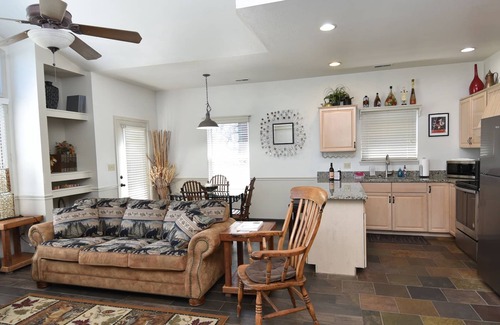 Camdenton Cottage | Inside the Premier Old Kinderhook Golf Resort, Pet Friendly and Free Kayaking!