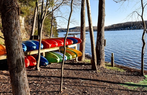 Camdenton Cottage | Inside the Premier Old Kinderhook Golf Resort, Pet Friendly and Free Kayaking!