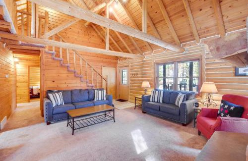 Interlochen House | Interlochen Cabin with Fireplace - Near State Park!