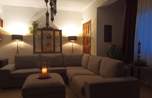 Cartelle House | InterNational