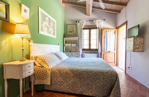 Soriano nel Cimino Bed & Breakfast | Intimate independent room for couples