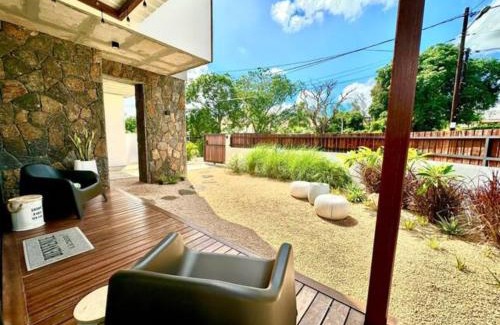 Albion Villa | Into the Sea - Modern Home Close to the Beach