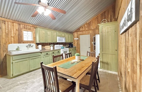 Montgomery House | Inviting 3-bedroom Guest House in Historic Downtown Montgomery