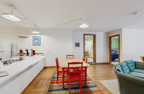 Bar Harbor Apartment | Inviting apartment near downtown and Acadia National Park - dog-friendly