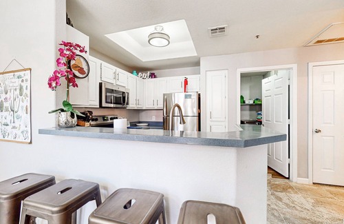 Central Scottsdale Condo | Inviting Condo w/a Shared, Heated Pool, Hot Tub, Fitness Room & Sauna