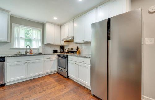 Gresham Park House | Inviting Home with Backyard 8 Mi to Dtwn Atlanta!