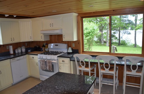 Union House | Inviting lakeside spot with stunning sunsets in Midcoast Maine