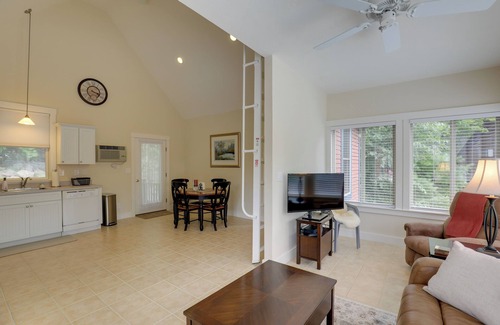 Summer Village Cottage | Inviting Summer Village Cottage: Golf Cart & More!