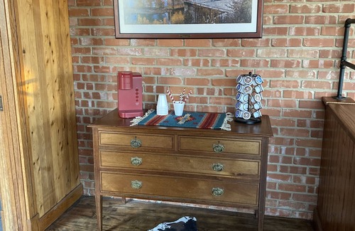 Charlotte House | Inviting Western Retreat in the Heart of the Ozarks!