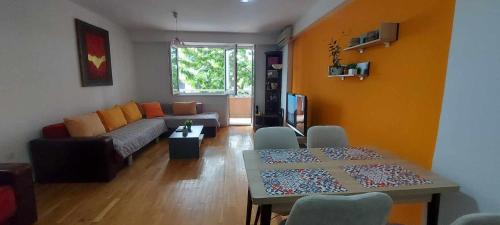 Kisela Voda Apartment | Ira's Place Near Central Area