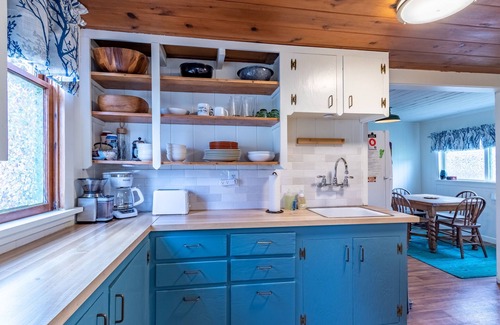 Skykomish House | Iron Goat Getaway in cozy mountain town near hikes & Stevens Pass