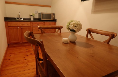 Nakina House | Iron Horn Farms - Fun Getaway with Animals, Fishing Ponds & Peaceful Views