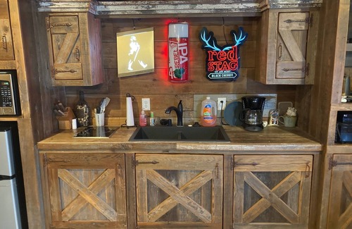 Harvey County Cabin | Iron Horse Lakes - remote getaway near Wichita, Newton and Hutchinson, KS