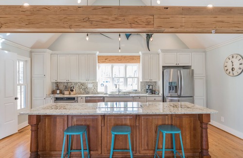 Irvington House | Irvington's BEST WATERFRONT EXPERIENCE!. Walk to Tides Inn & Irvington shops.