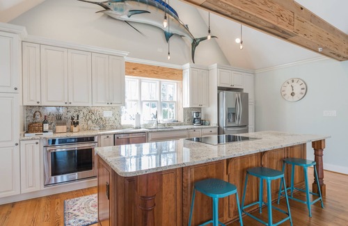 Irvington House | Irvington's BEST WATERFRONT EXPERIENCE!. Walk to Tides Inn & Irvington shops.