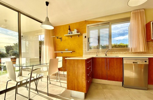 L Almadrava Villa | Isabella. spacious modern villa with sea views fr