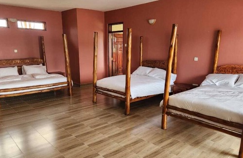 Ishasha Cabin | Ishasha Pride Lodge