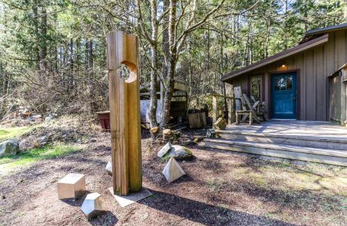 Eastsound Hotel | Island Artist Studio