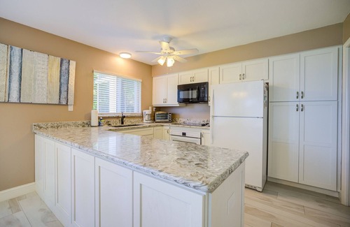 Sanibel Condo | Island Beach Club #220C is a 2/2 Sanibel Island vacation rental condo!