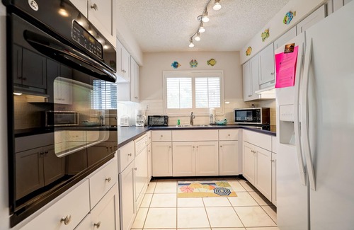 Sanibel Condo | Island Beach Club #P1A is a 2/2 vacation rental on Sanibel Island!