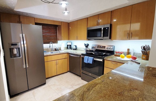 Singer Island Apartment | Island life 2 br 2-ba walk 2 beach, Snorkel & Surf