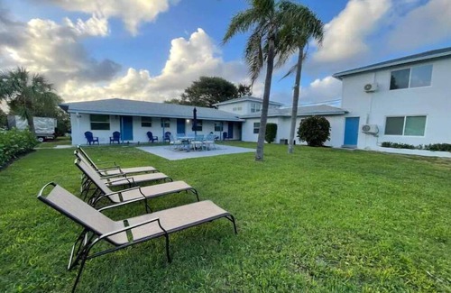 Florida North Atlantic Coast Condo | Island Living: Walk to Beach Fish Surf Sun