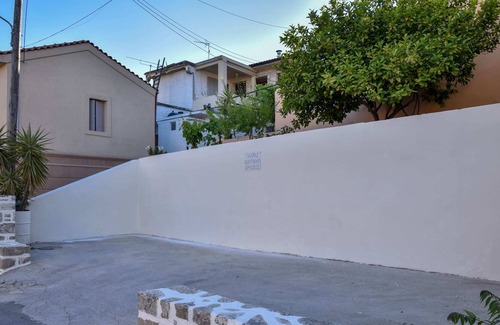 Vlachiana House | Island Oasis: Poolside Paradise in Crete