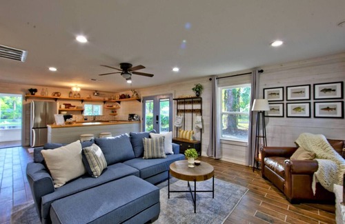 Gun Barrel City House | Island Park Cottage- 2 bedroom home on the Lake