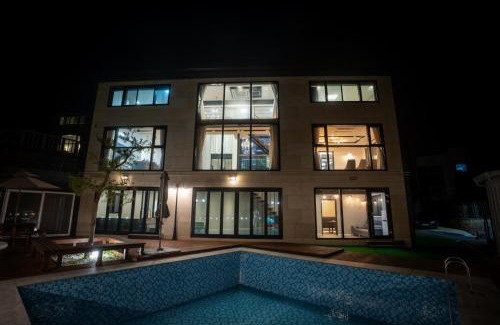 Ansan Villa | Island Pool Villa