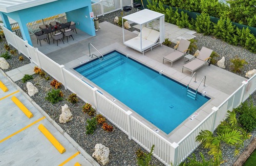 West Bay Apartment | Island Stay in West Bay - 3 Min to Beach | West Nest #105