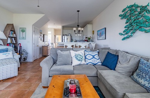 Bonito Boathouses House | Island Style Home, FULL WATER VIEWS, GOLF NEARBY, 2p KAYAK! 5 DECKS, BIKES!