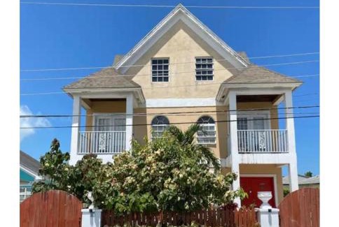 Gambier Apartment | Island Vibes Point of View- Near Beach & Airport