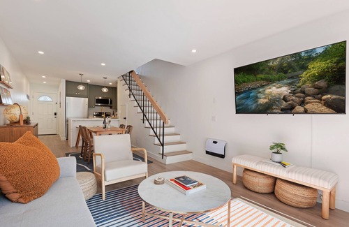 Port Hueneme Condo | Island View - Steps from beach with Pool & hot tub