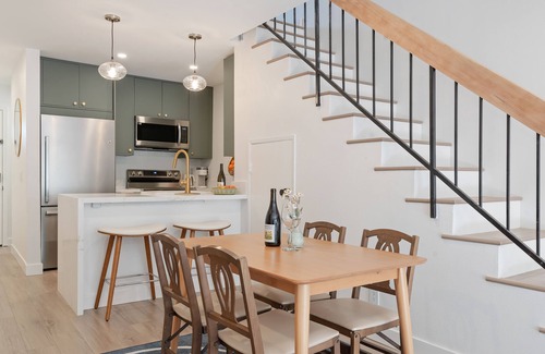 Port Hueneme Condo | Island View - Steps from beach with Pool & hot tub