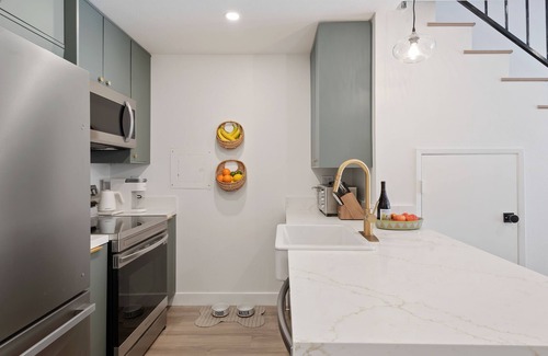 Port Hueneme Condo | Island View - Steps from beach with Pool & hot tub
