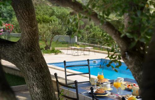 Plano House | ISOLATED Five Star Luxury Villa With Private Pool
