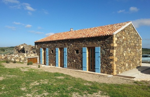 Sassari House | Isolated traditional sheepfold with pool overlooking the countryside. Sea at 500
