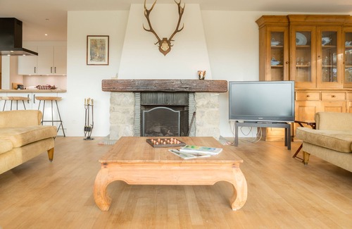 Houyet Cottage | Isolation, Silence and Comfort on a private estate. A dream stay.