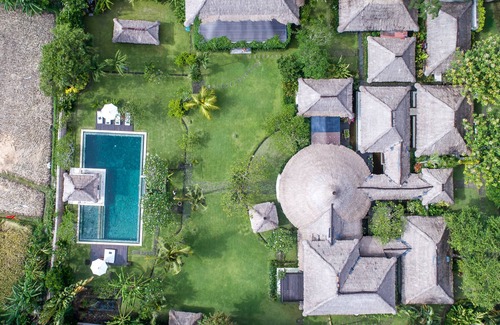 Kerobokan Villa | Istana Semer - Lovely Spacious Bali Tropical Villa