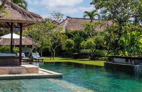 Kerobokan Villa | Istana Semer - Lovely Spacious Bali Tropical Villa