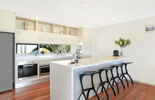 Kiama Downs House | Isthmus on North Kiama Drive