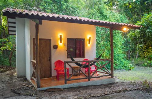 Las Uvas House | Istmo Beach and Jungle Bungalows